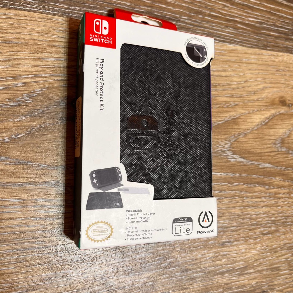 Nintendo Switch Lite Case PLay and Protect Kit Cover Screen Protector